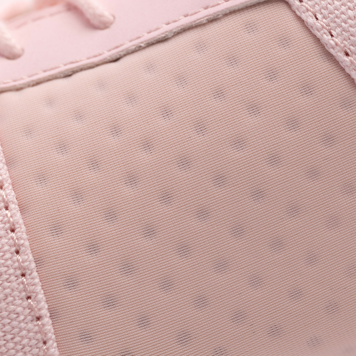 Roze tenisice s podijeljenim đonom