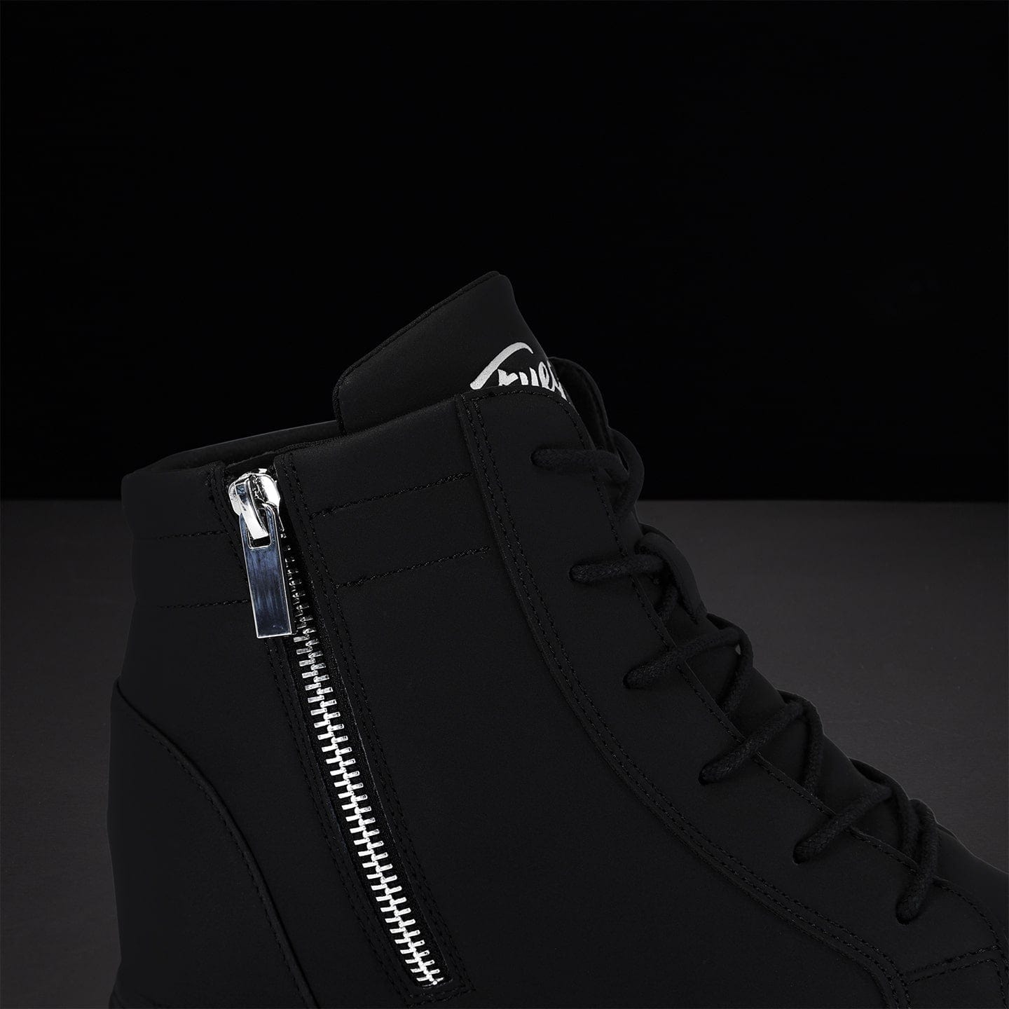 Fuego Sneakers All-black | Wedge
