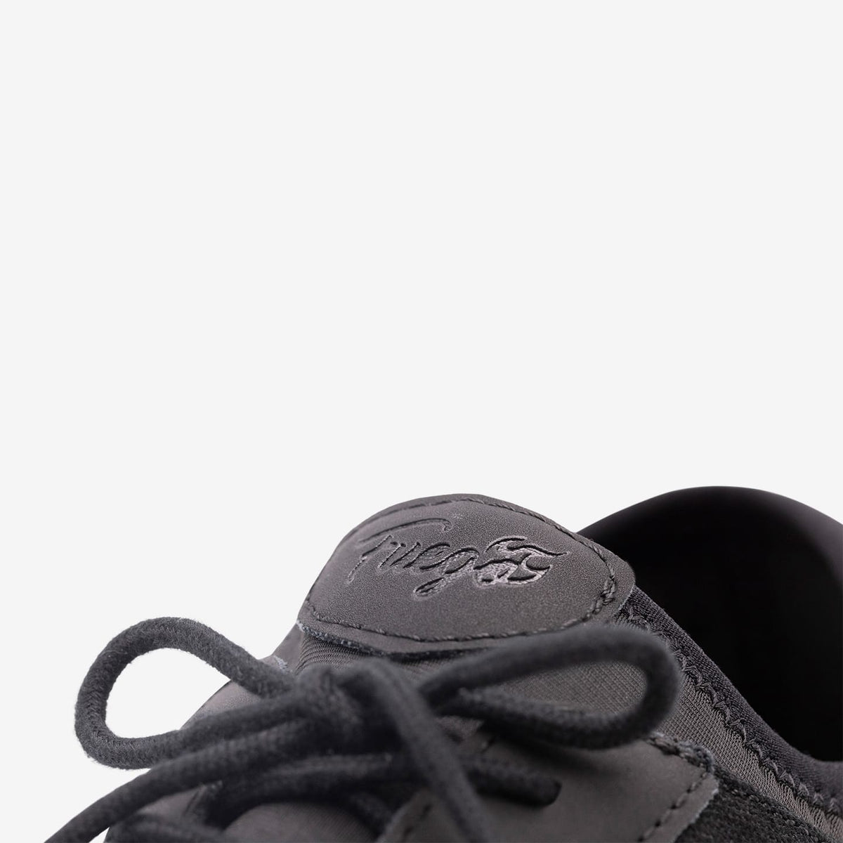 Fuego Sneakers All-black Split-sole