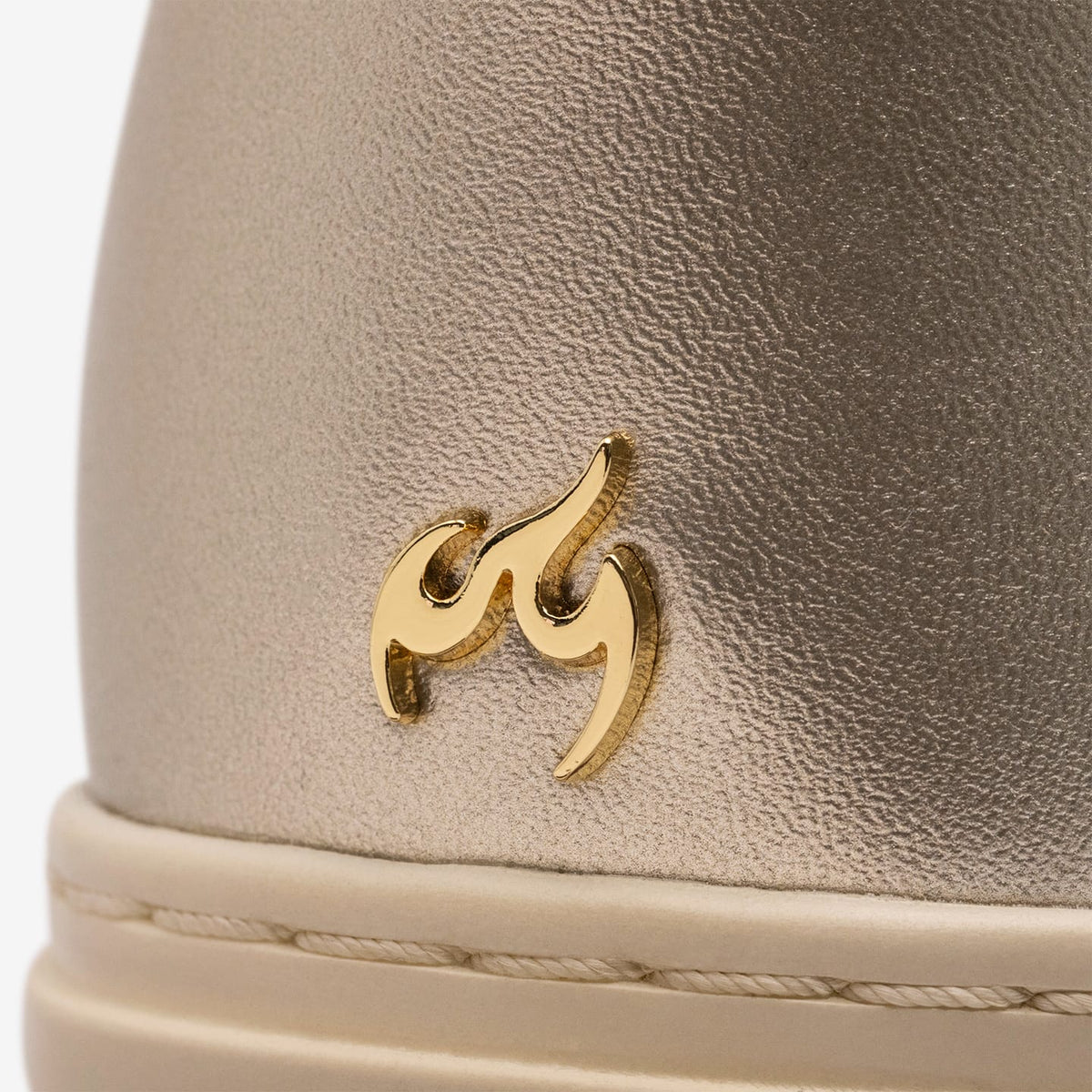 Fuego, Inc. Sneakers Champagne Low-top