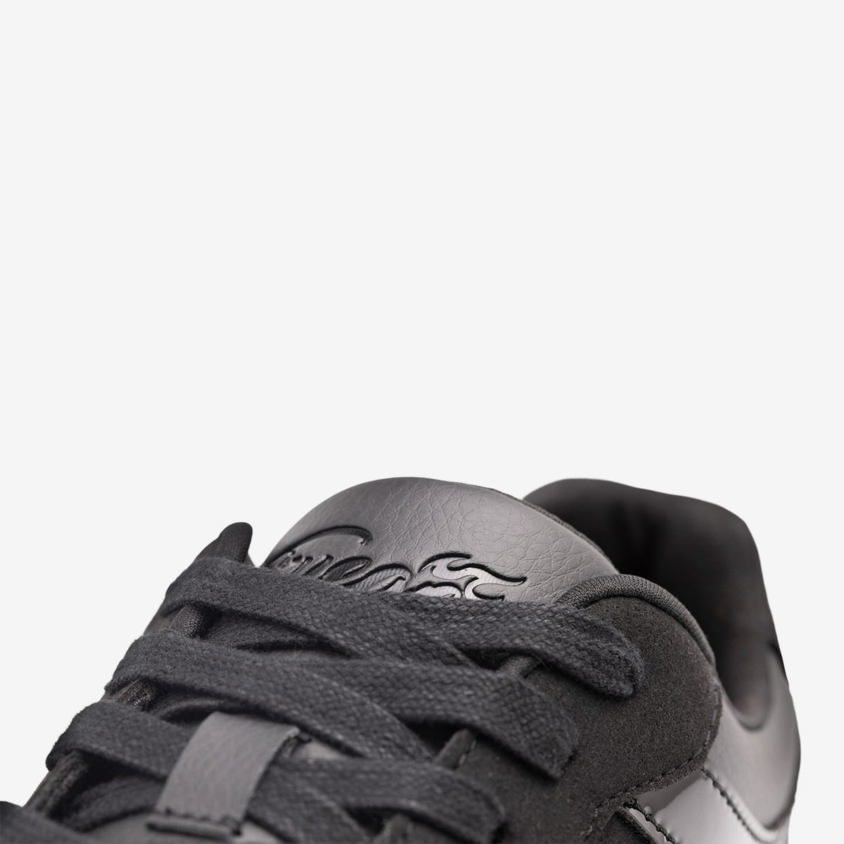 Fuego Sneakers Derek Hough Low-top